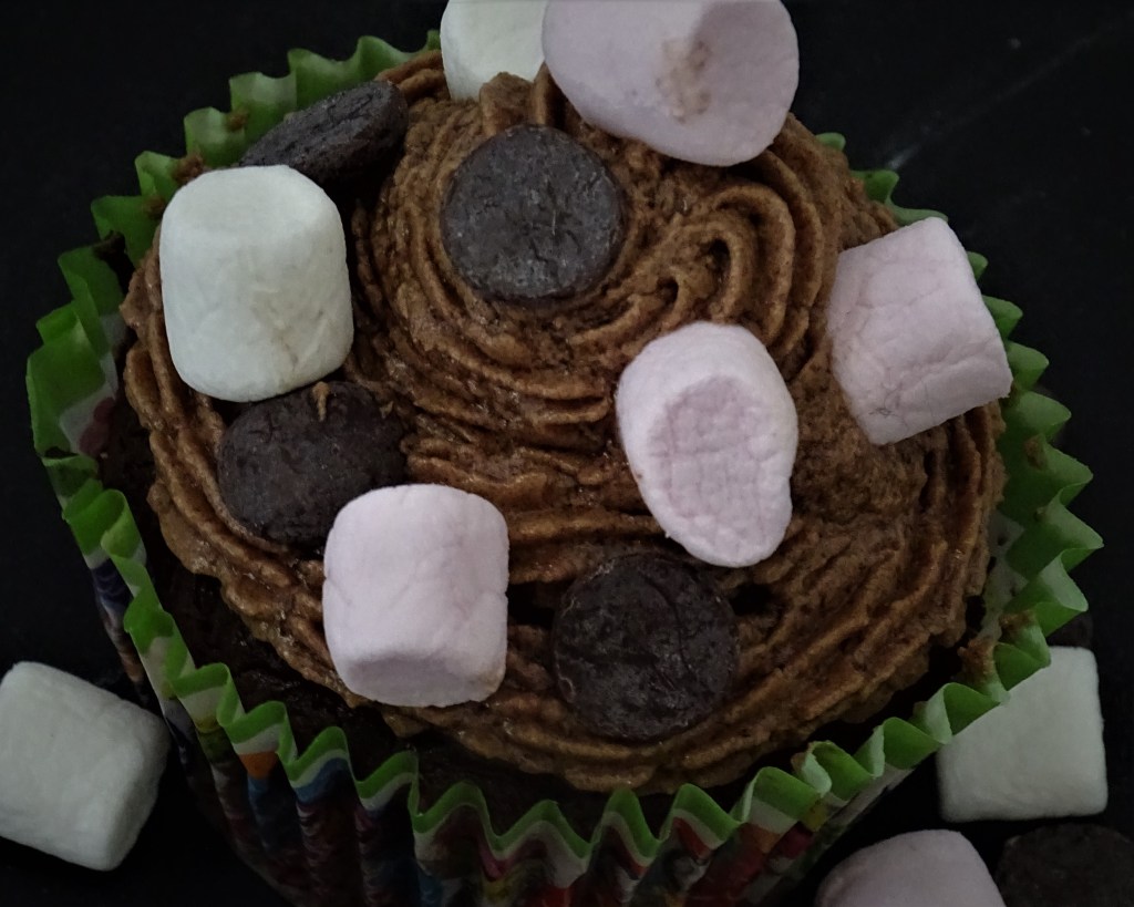 cupcake, chocolate drops, mini marshmallows