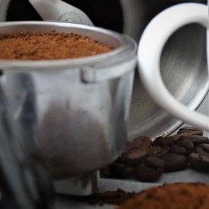 ground coofee, filter cup handle, beans