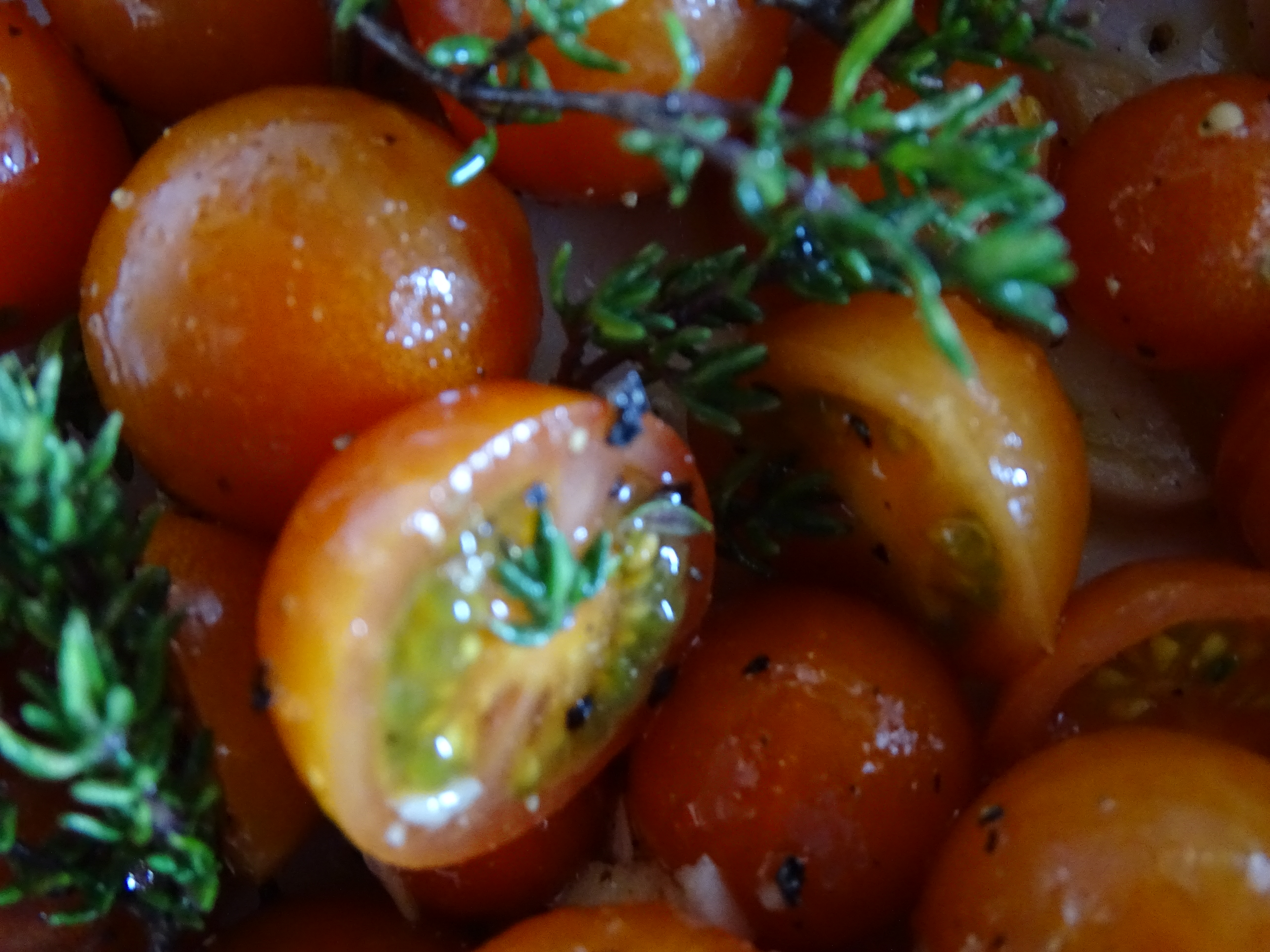 cherry tomatoes, thyme, sea-salt, garlic, cracked blackpepper