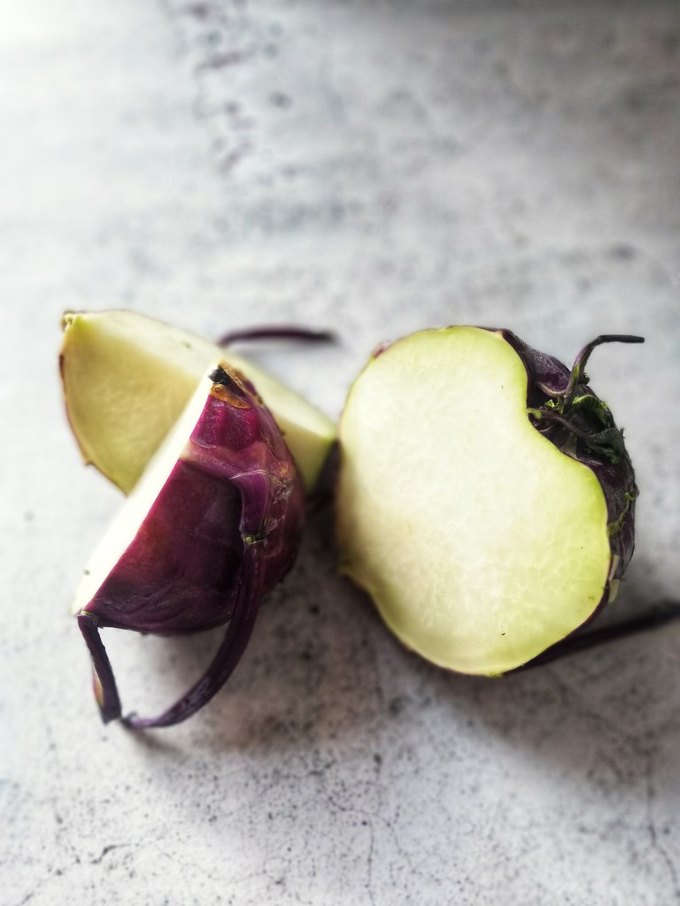Image of cut purple kolhrabi